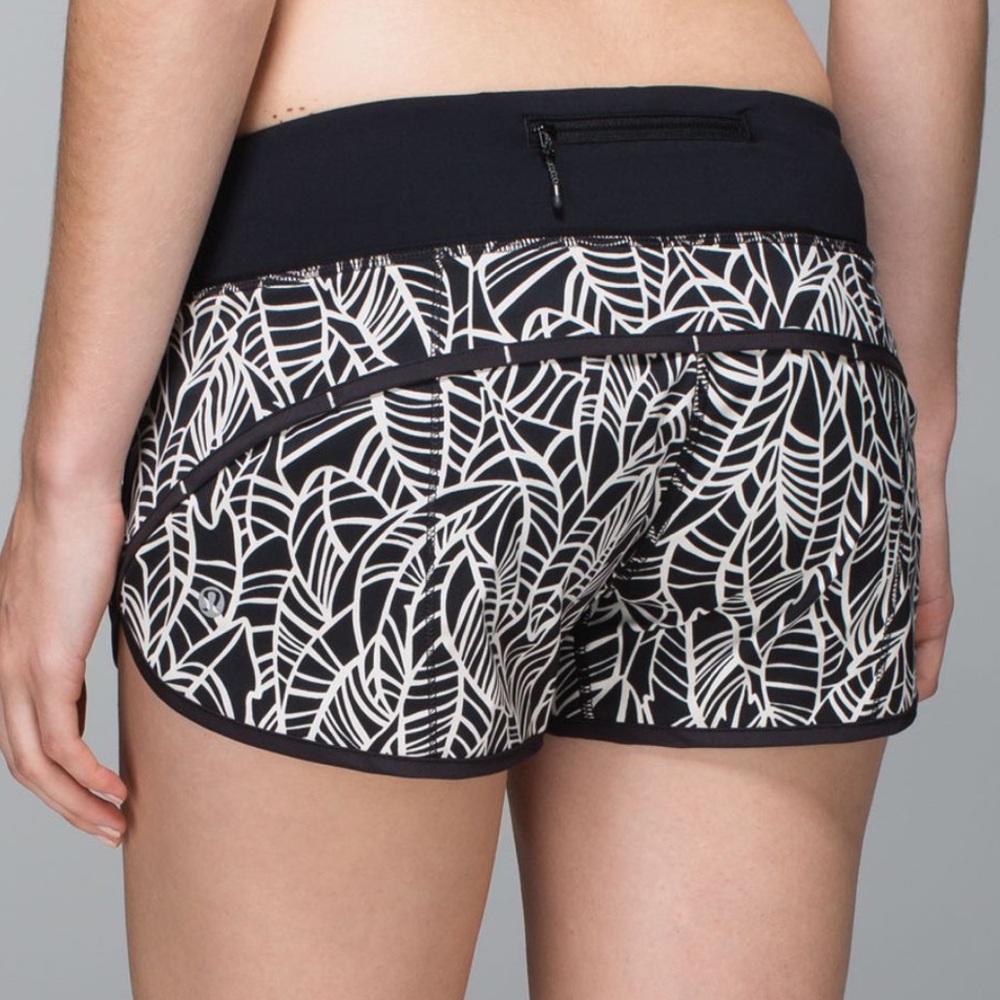 Lululemon Run: Speed Short *2-way Stretch Size 6